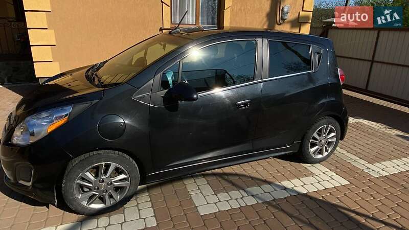 Хэтчбек Chevrolet Spark 2014 в Черновцах