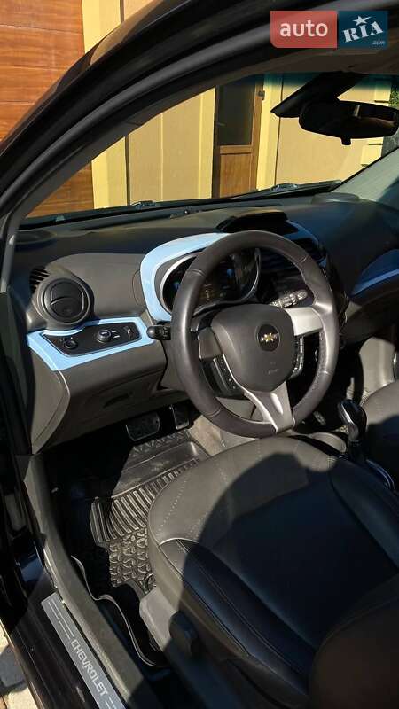 Хэтчбек Chevrolet Spark 2014 в Черновцах