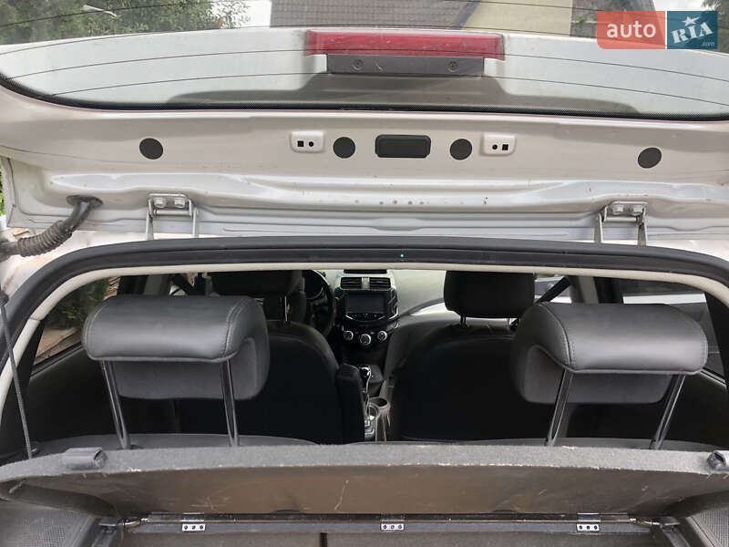 Хэтчбек Chevrolet Spark 2015 в Василькове