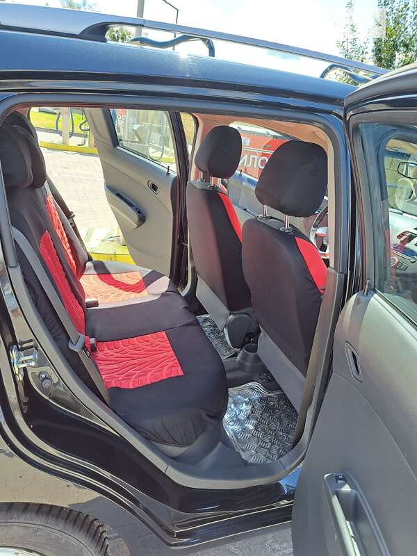 Хэтчбек Chevrolet Spark 2010 в Дубно
