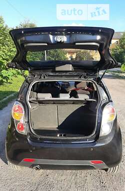 Хэтчбек Chevrolet Spark 2011 в 