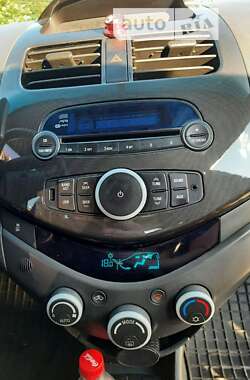 Хэтчбек Chevrolet Spark 2011 в 