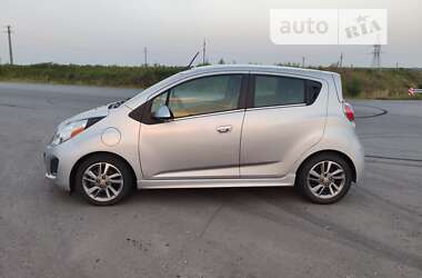 Хэтчбек Chevrolet Spark 2015 в Решетиловке