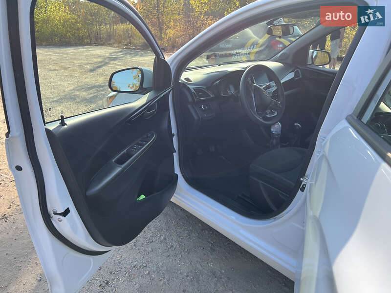Хетчбек Chevrolet Spark 2018 в Дніпрі