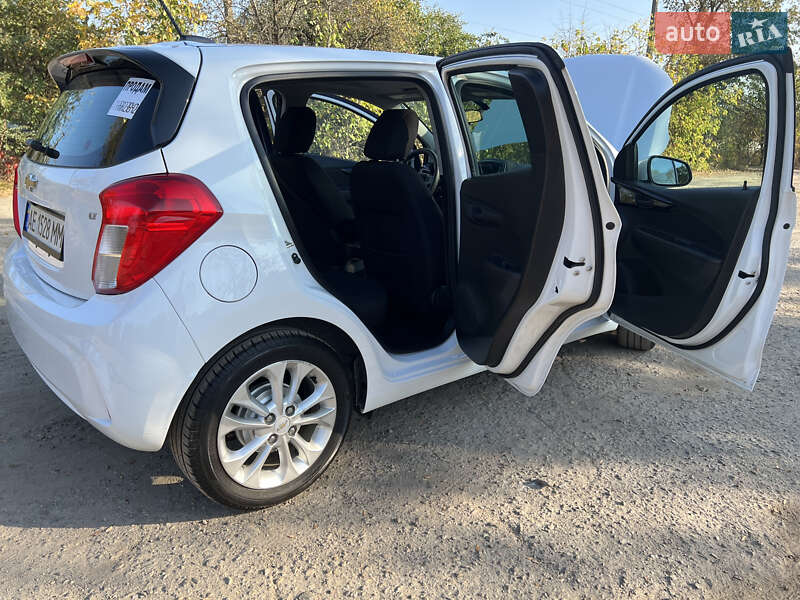 Хетчбек Chevrolet Spark 2018 в Дніпрі