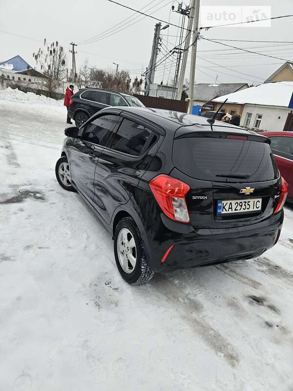 Хэтчбек Chevrolet Spark 2017 в Киеве