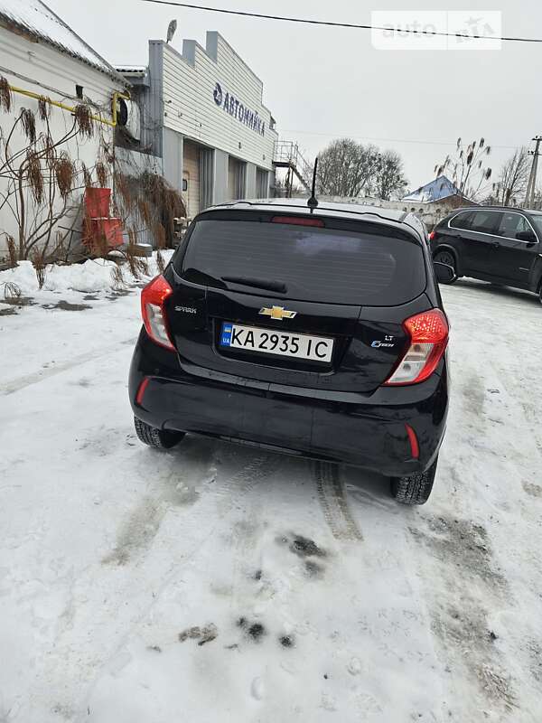 Хэтчбек Chevrolet Spark 2017 в Киеве
