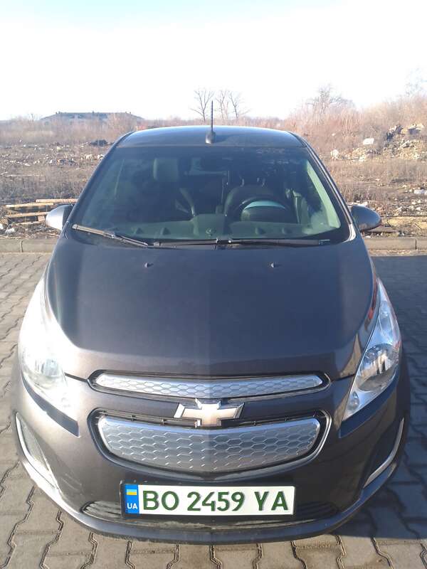 Хэтчбек Chevrolet Spark 2014 в Тернополе