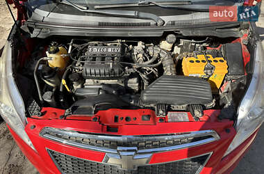 Хэтчбек Chevrolet Spark 2010 в 