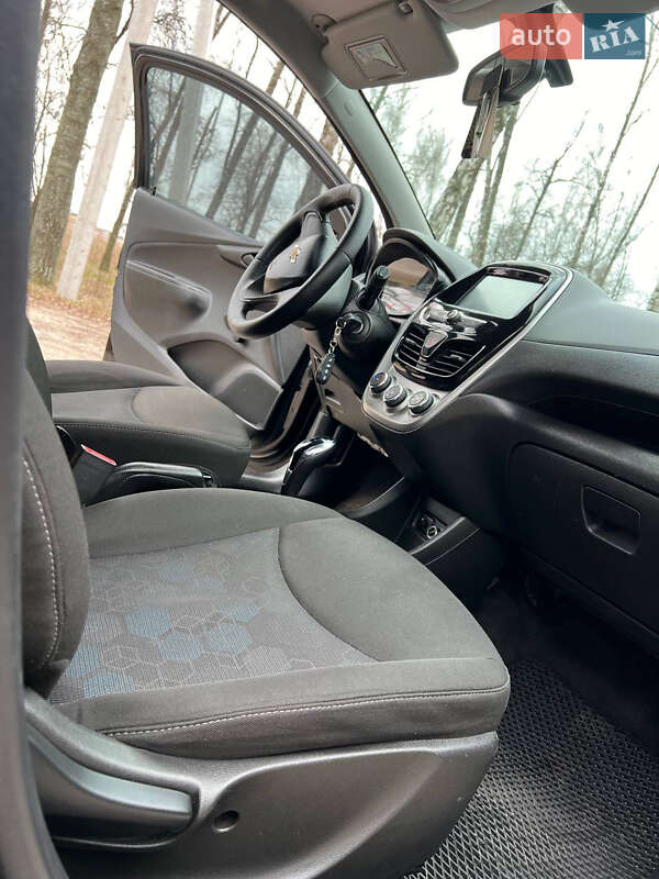 Хэтчбек Chevrolet Spark 2016 в Ахтырке фото 12 Хэтчбек Chevrolet Spark 2016 в Ахтырке