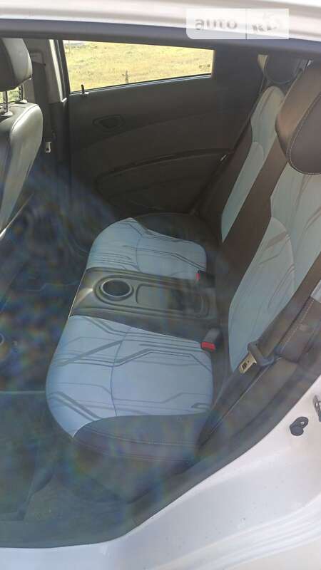 Хэтчбек Chevrolet Spark 2015 в Киеве фото 10 Хэтчбек Chevrolet Spark 2015 в Киеве
