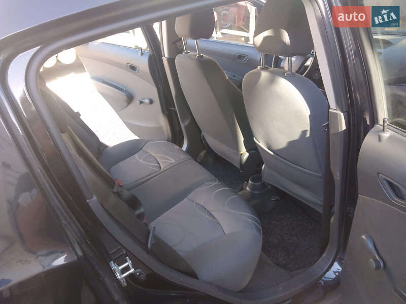 Хетчбек Chevrolet Spark 2012 в Миколаєві