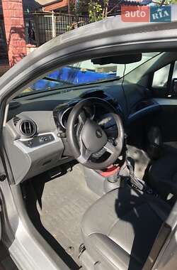 Хэтчбек Chevrolet Spark 2016 в 