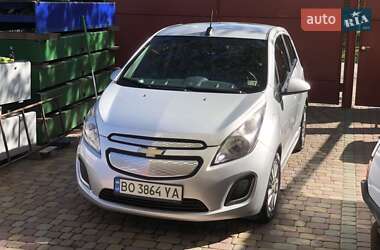 Хэтчбек Chevrolet Spark 2016 в 