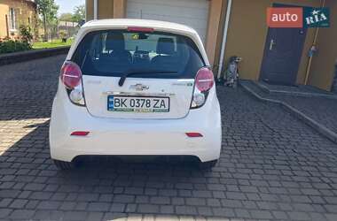 Хетчбек Chevrolet Spark 2015 в 