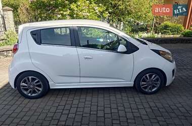 Хетчбек Chevrolet Spark 2015 в 