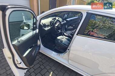 Хетчбек Chevrolet Spark 2015 в 