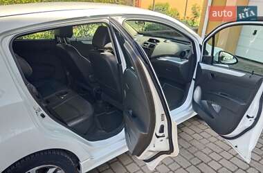 Хетчбек Chevrolet Spark 2015 в 