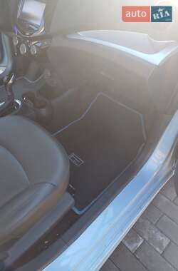 Хэтчбек Chevrolet Spark 2015 в 