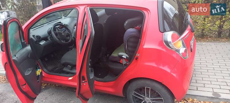 Хетчбек Chevrolet Spark 2012 в Кривому Розі фото 4 Хетчбек Chevrolet Spark 2012 в Кривому Розі