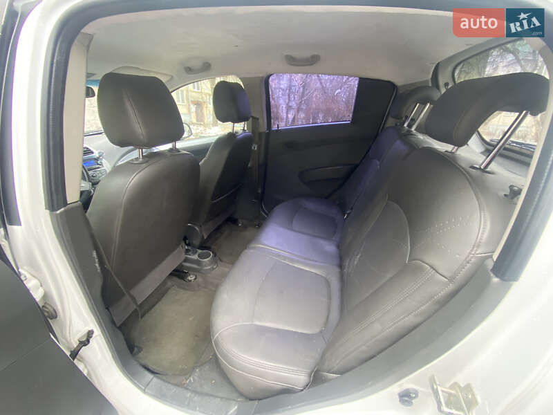 Хетчбек Chevrolet Spark 2013 в Києві фото 8 Хетчбек Chevrolet Spark 2013 в Києві