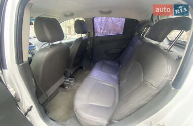 Хэтчбек Chevrolet Spark 2013 в 