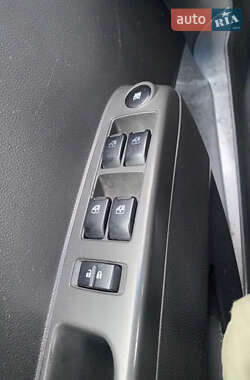 Хэтчбек Chevrolet Spark 2013 в 