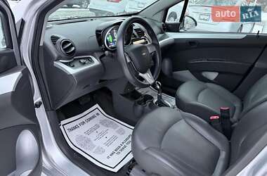 Хэтчбек Chevrolet Spark 2015 в 