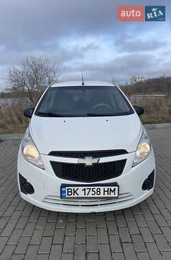 Хетчбек Chevrolet Spark 2011 в Рівному