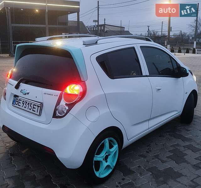 Хетчбек Chevrolet Spark 2012 в Южноукраїнську
