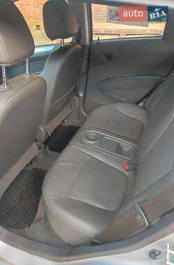 Хэтчбек Chevrolet Spark 2016 в 