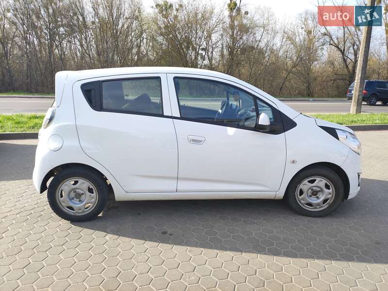 Хетчбек Chevrolet Spark 2012 в Луцьку