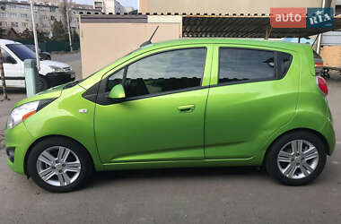 Хетчбек Chevrolet Spark 2015 в Одесі