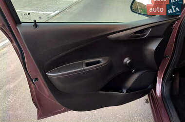 Хэтчбек Chevrolet Spark 2019 в 