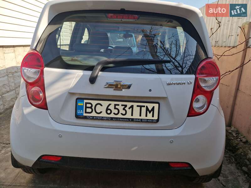 Хэтчбек Chevrolet Spark 2021 в 