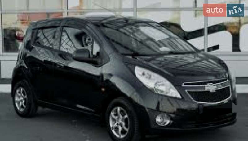 Хэтчбек Chevrolet Spark 2011 в 