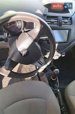 Хэтчбек Chevrolet Spark 2010 в 