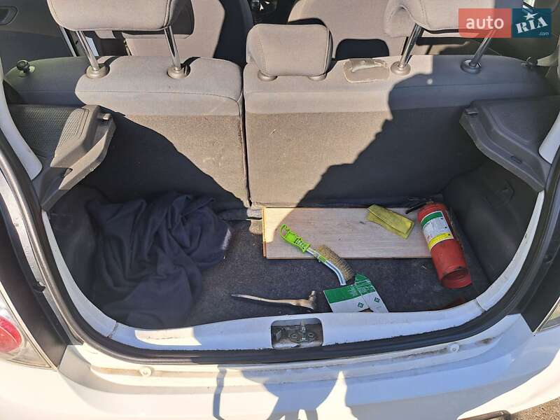 Хэтчбек Chevrolet Spark 2010 в Вышгороде фото 9 Хэтчбек Chevrolet Spark 2010 в Вышгороде