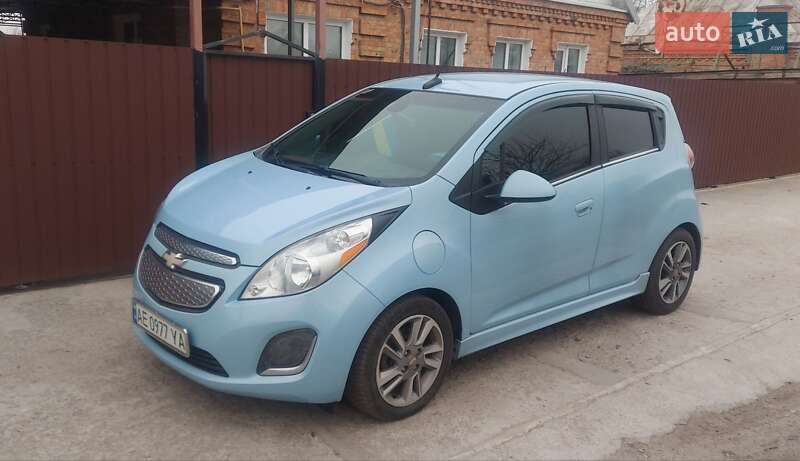 Хэтчбек Chevrolet Spark 2013 в 