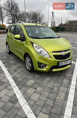 Хэтчбек Chevrolet Spark 2010 в 