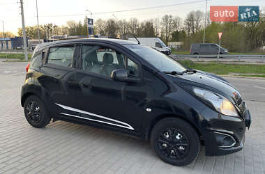 Хэтчбек Chevrolet Spark 2013 в 