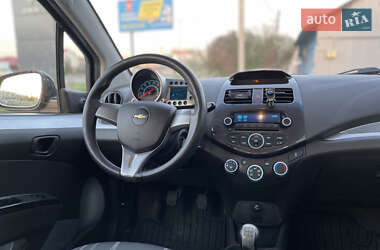Хэтчбек Chevrolet Spark 2013 в 