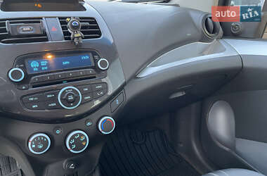 Хэтчбек Chevrolet Spark 2013 в 