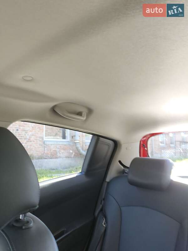 Хэтчбек Chevrolet Spark 2014 в Черкассах