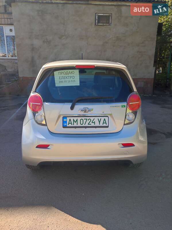 Хэтчбек Chevrolet Spark 2016 в Житомире