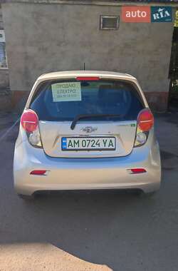 Хэтчбек Chevrolet Spark 2016 в 