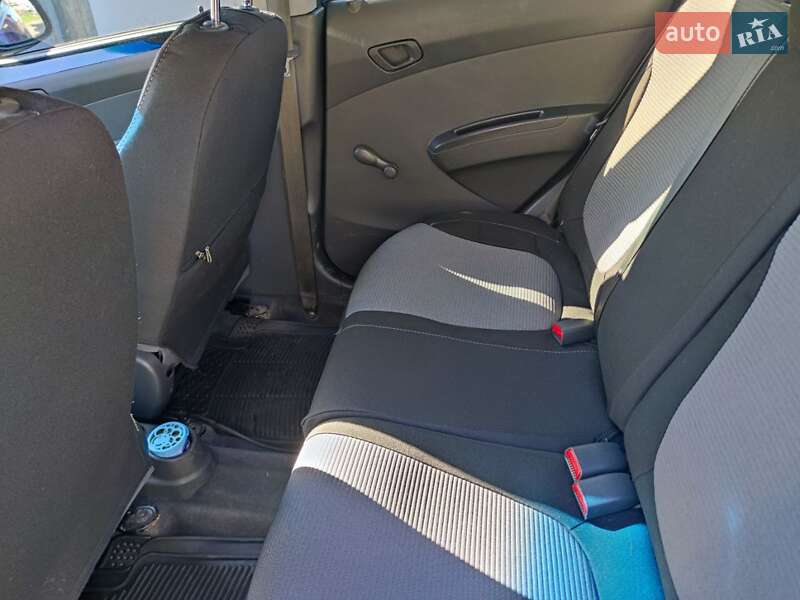 Хэтчбек Chevrolet Spark 2011 в Боярке
