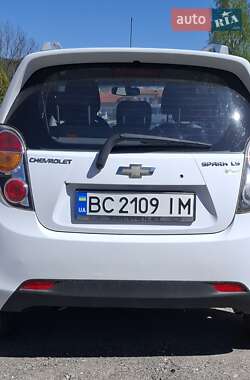 Хэтчбек Chevrolet Spark 2010 в 