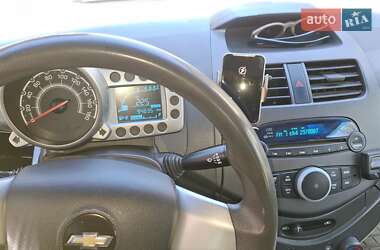 Хэтчбек Chevrolet Spark 2010 в 