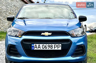 Хэтчбек Chevrolet Spark 2016 в 